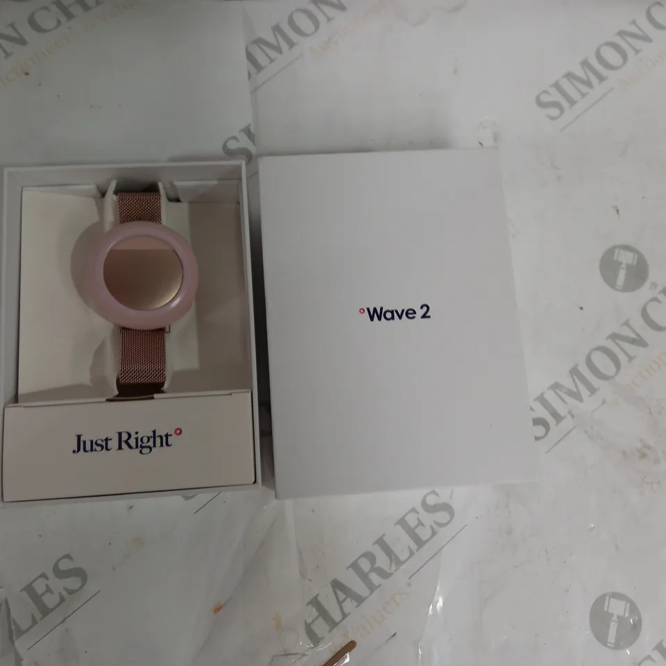 BOXED EMBR WAVE 2 HEATING AND COOLING WRISTBAND DEVICE & COMFORT CASE