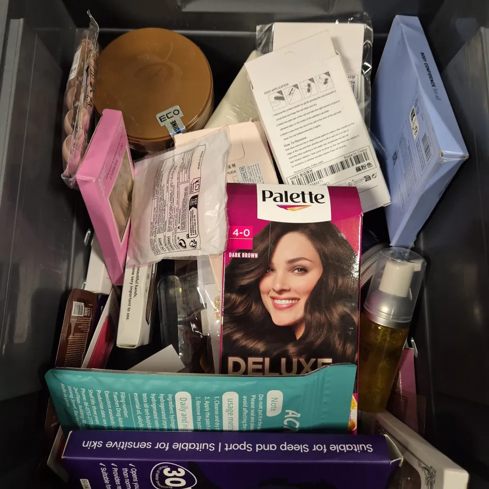 APPROXIMATELY 20 ASSORTED HEALTH & BEAUTY PRODUCTS TO INCLUDE ACNE PATCH, NASAL DILATOR, HEAVEN FOAM WASH ETC
