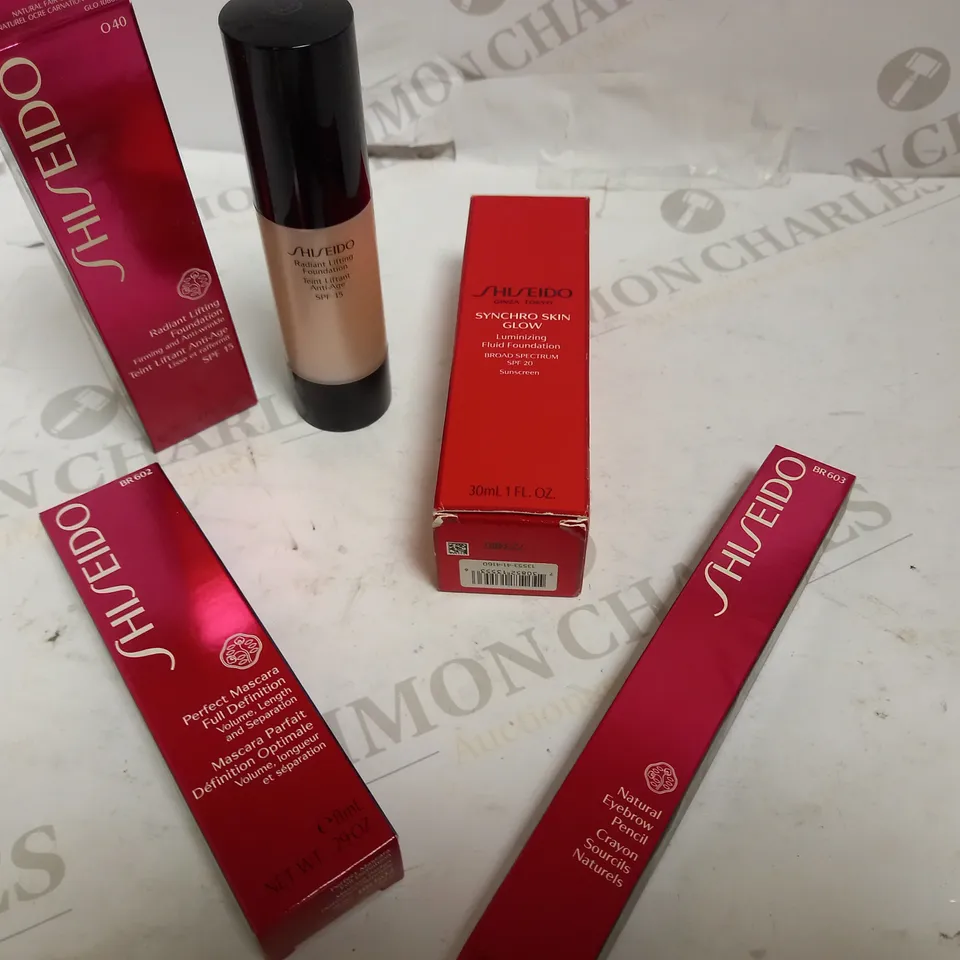 BOXED LOT OF APPROX 4 ASSORTED SHISEIDO ITEMS TO INCLUDE: FOUNDATION, MASCARA, EYEBROW PENCIL