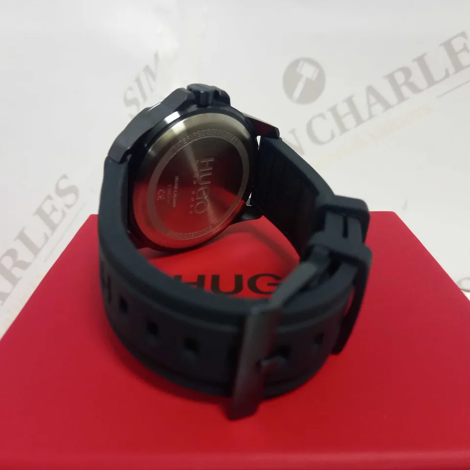 HUGO BOSS BLUE DIAL RUBBER STRAP WATCH RRP £169