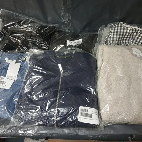 APPROXIMATELY 15 ASSORTED BAGGED CLOTHING ITEMS IN VARIOUS SIZES, COLOURS & STYLES TO INCLUDE GREAT PLAINS, DANNI MINOGUE, RUTH LANGSFORD, ETC