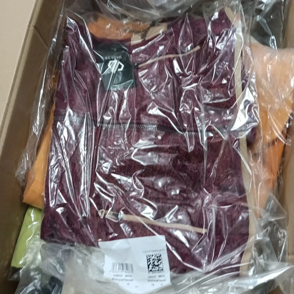 BOX OF APPROXIMATELY 16 BRAND NEW ASSORTED REGATTA CLOTHING ITEMS INCLUDING TERREK THERMAL FLEECE , HURDLE AND ASPER
