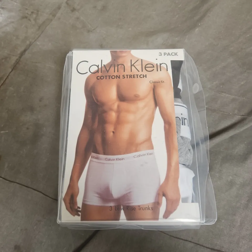 CALVIN KLEIN COTTON STRETCH LOW RISE TRUNKS – 3 PACK (MEN'S UNDERWEAR) UK M