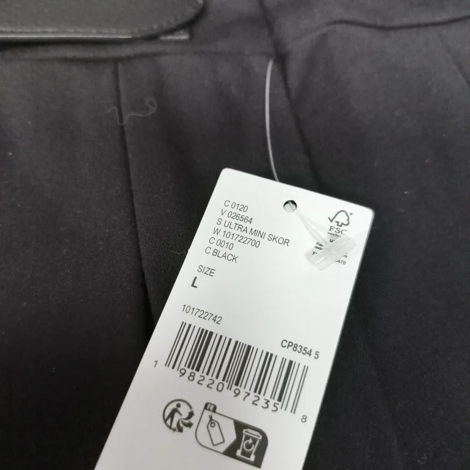 URBAN OUTFITTERS BLACK PLEATED MINI SKIRT WITH BELT – UK SIZE L