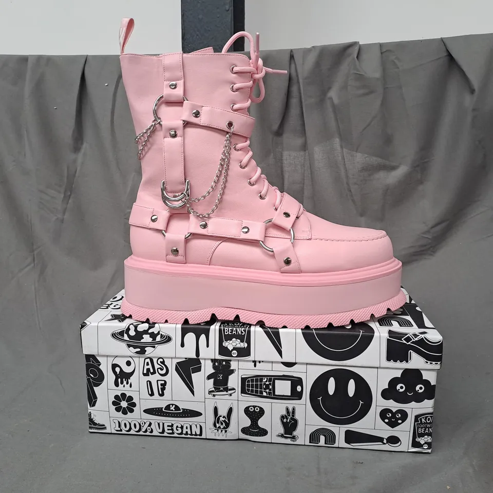 BOXED PAIR OF KOI VEGAN YAMI PASTEL PINK PLATFORM BOOTS UK SIZE 9