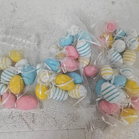 LOT OF APPROXIMATELY 154 MULTI-PACKS OF HANGING EASTER DECORATIONS