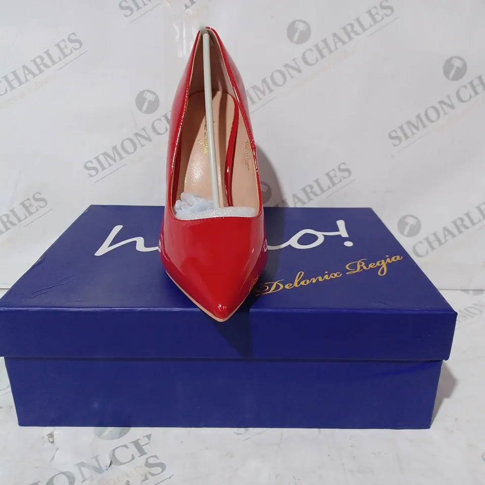 BOXED PAIR OF DELONIA REGIA POINTED TOE HIGH HEELS IN RED SIZE 7