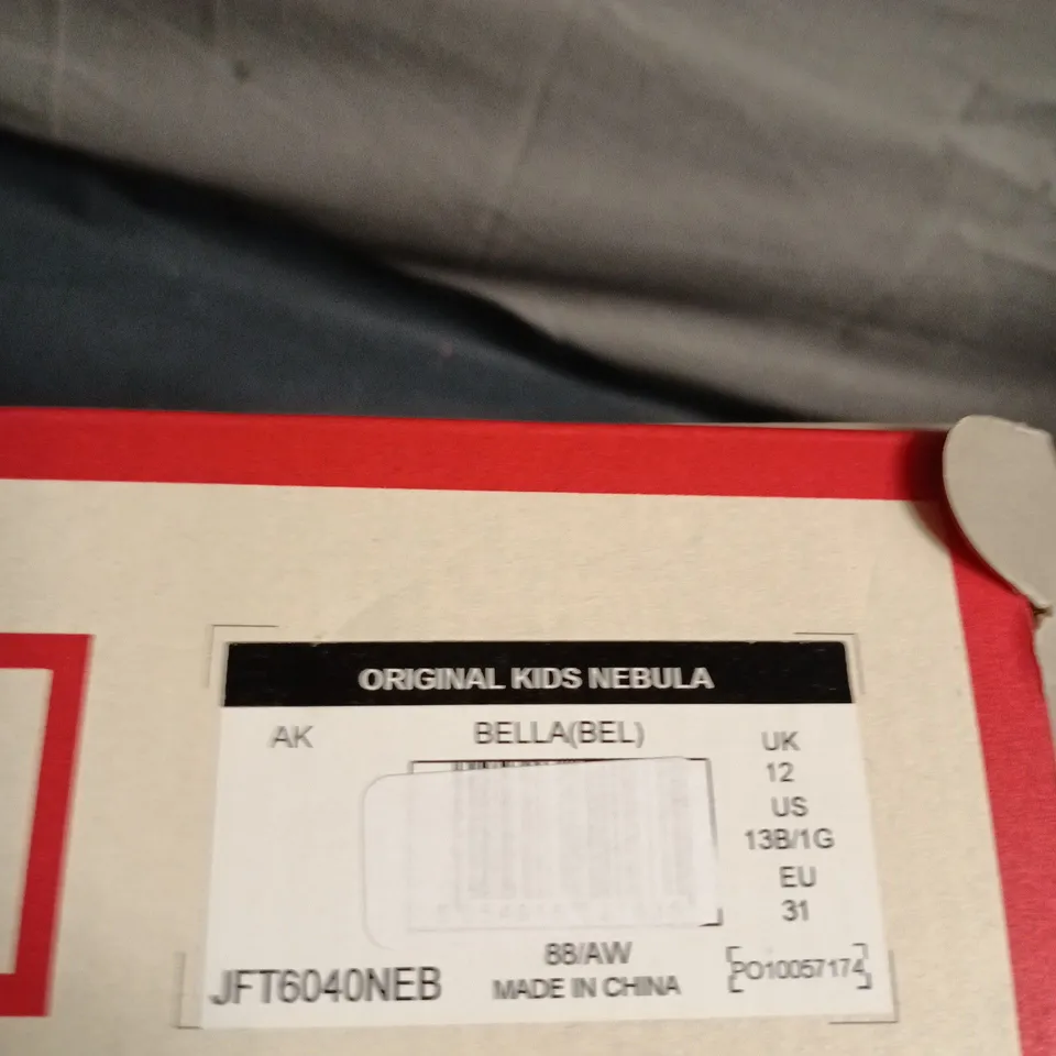 BOXED PAIR OF HUNTER ORIGINAL KIDS NEBULA GREEN RAIN BOOTS – UK 12