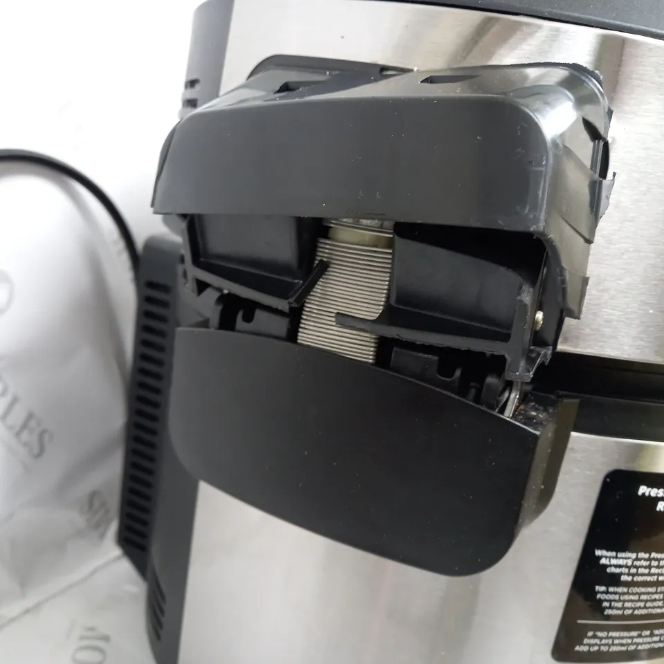 NINJA FOODI 8 IN 1 MULTI COOKER