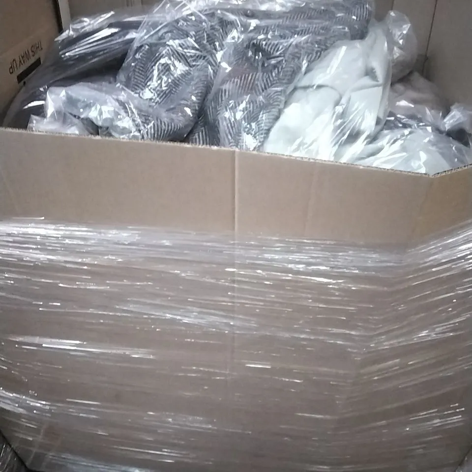 A PALLET CONTAINING APPROXIMATELY 90 BRAND NEW DESIGNER WOMEN'S CLOTHES WHICH INCLUDE; JD WILLIAMS LONG COATS, JACKETS ETC