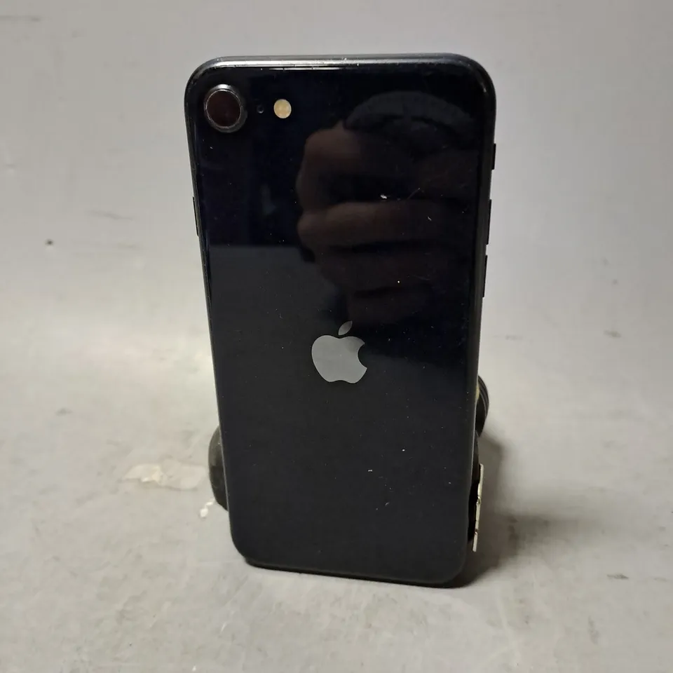 APPLE IPHONE SE IN BLACK