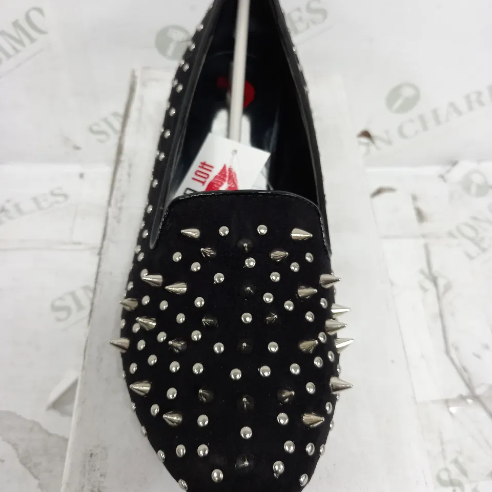 FLAT HEELED BLACK SPIKEY SHOE SIZE 5