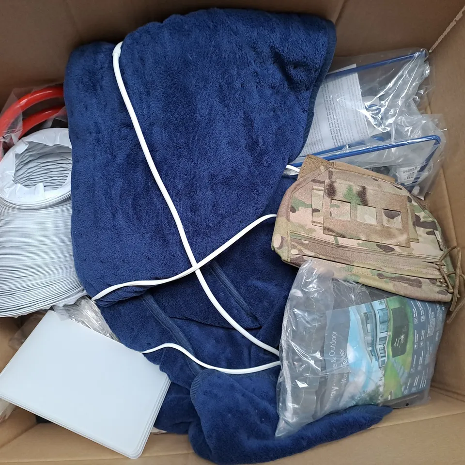 APPROXIMATELY 20 ASSORTED HOUSEHOLD PRODUCTS TO INCLUDE HEATED BLANKET, BEEWAY OUTDOOR COVER, MINI CHLOROTABS, ETC