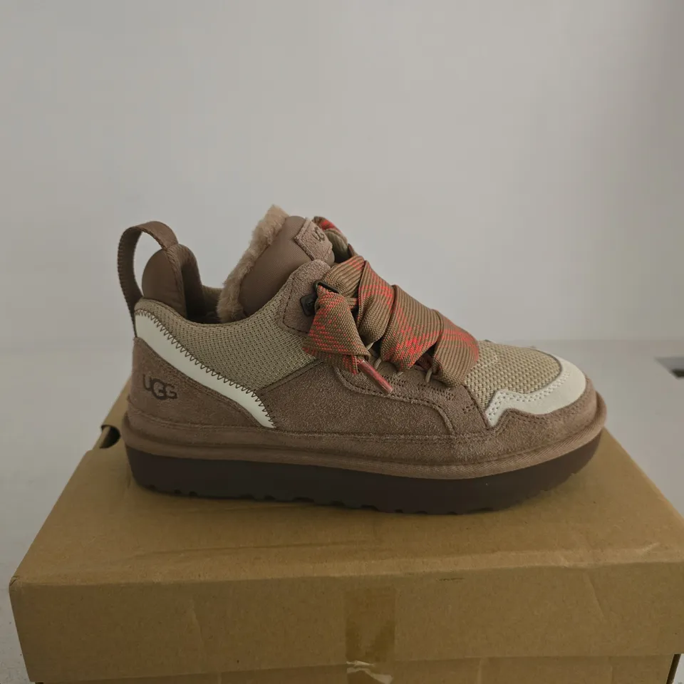 UGG LOWMEL ROCKY OAK UK 6 BOXED