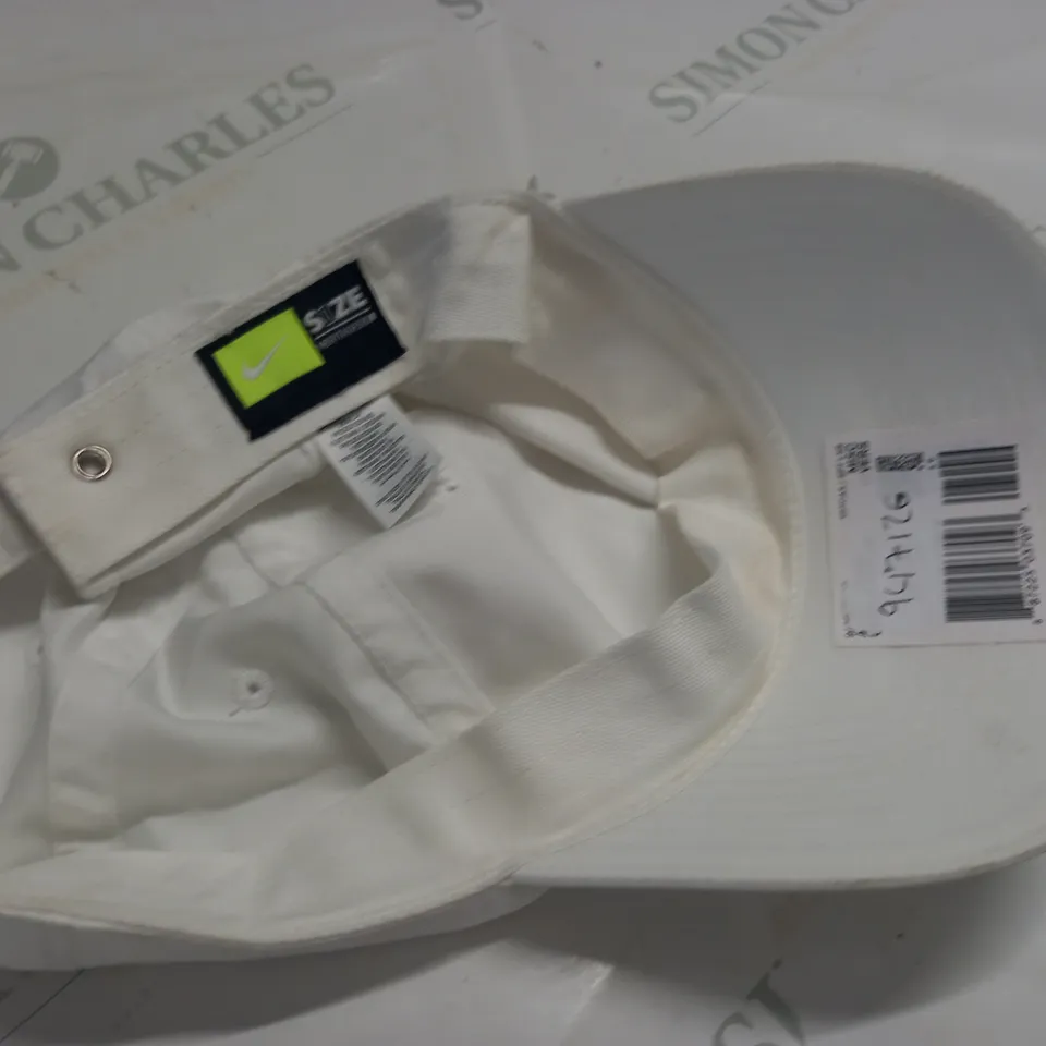 NIKE ADULT UNISEX WHITE CAP 