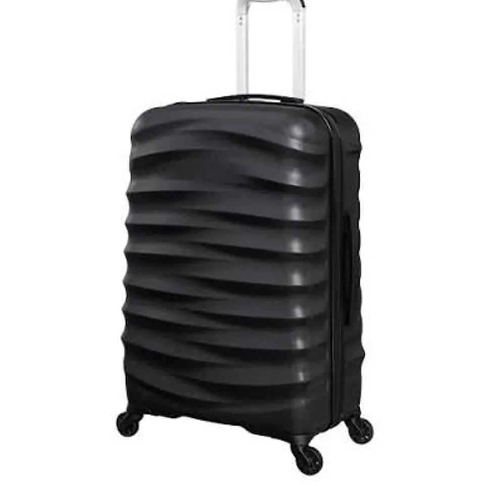 IT LUGGAGE BLACK HARDSHELL SUITCASE - CABIN