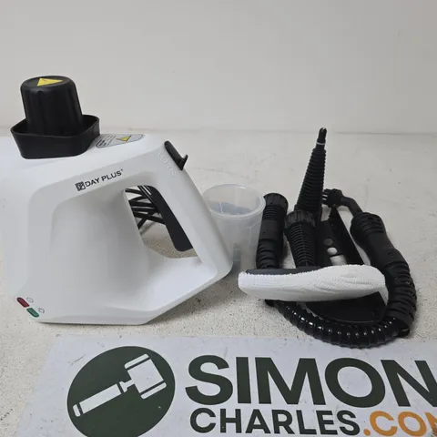 DAY PLUS HANDHELD FABRIC STEAMER 