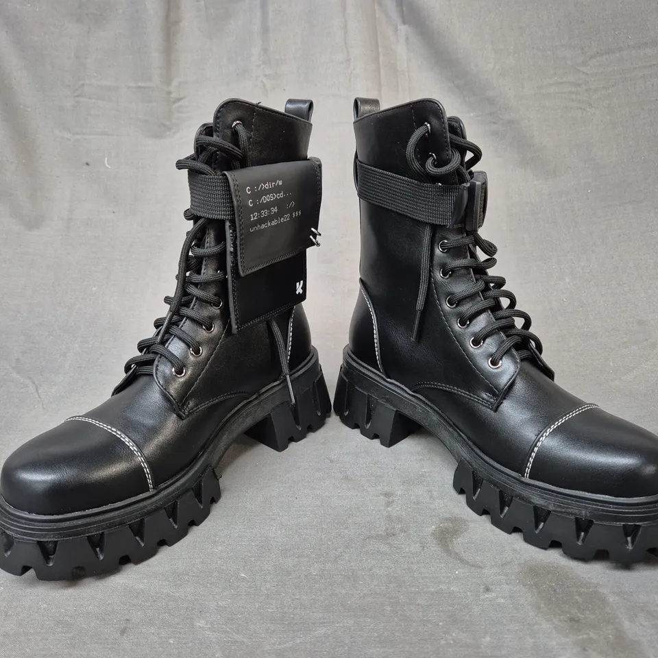 BOXED PAIR OF KOI BANSHEE FALLOUT CYBER BOOTS IN BLACK UK SIZE 4