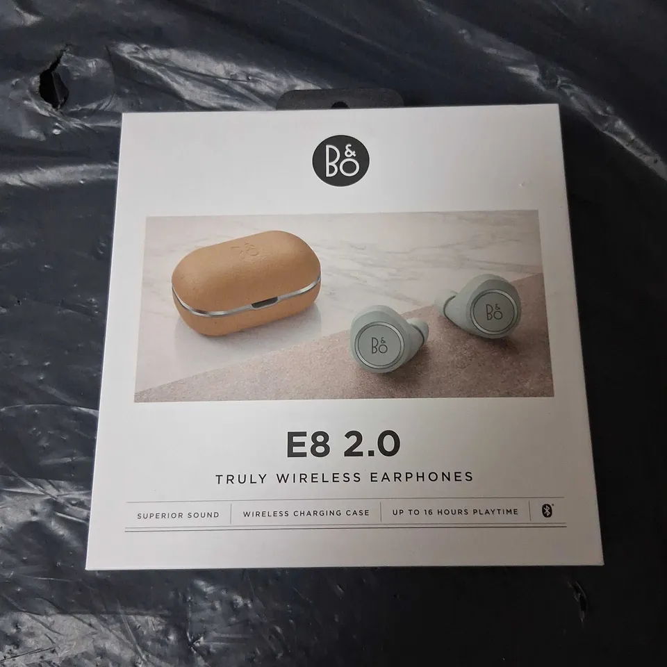 BOXED BANG AND OLUFSEN E8 2.0 TRULY WIRELESS EARPHONES 