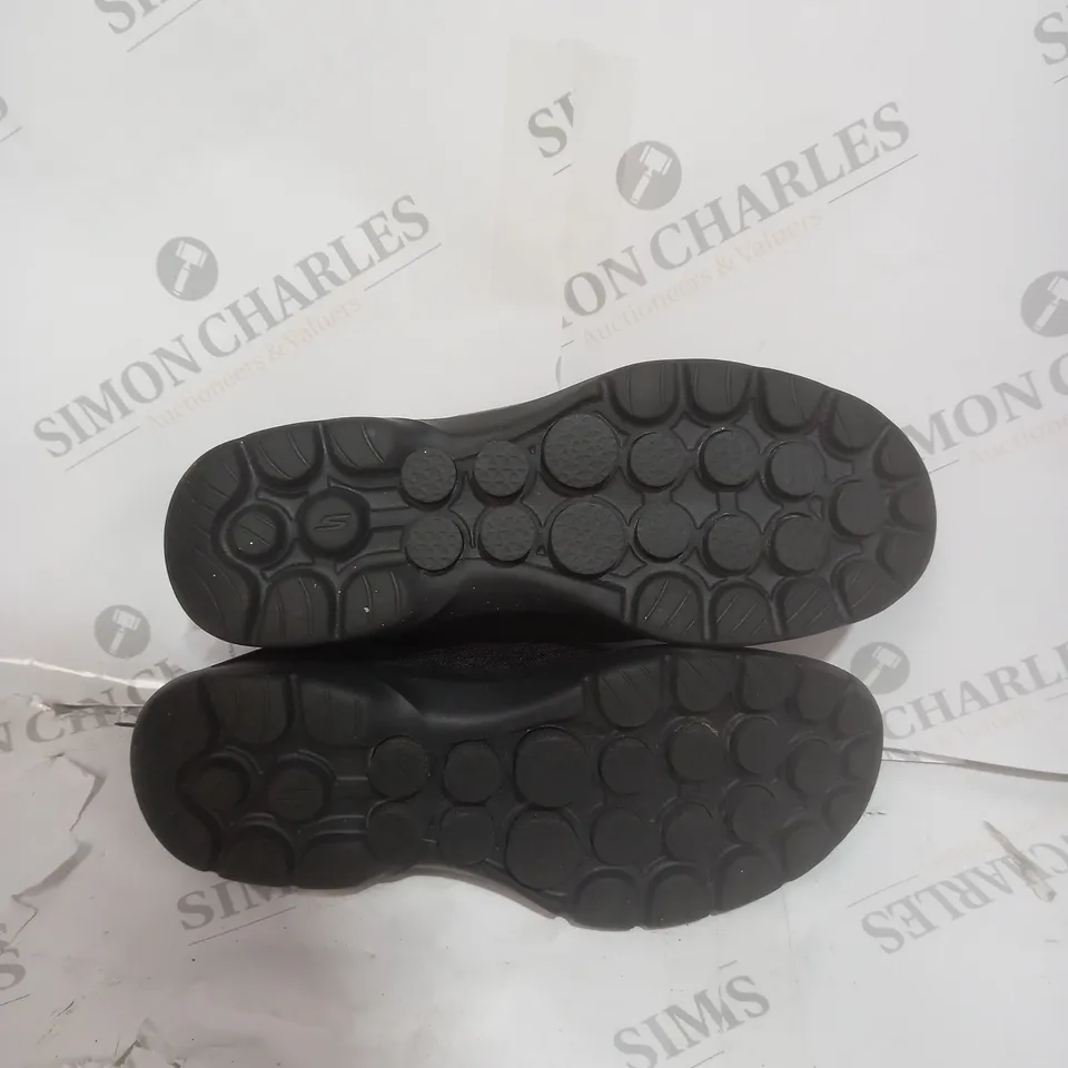  SKECHERS GO WALK 6, BLACK , UK SIZE 6.5