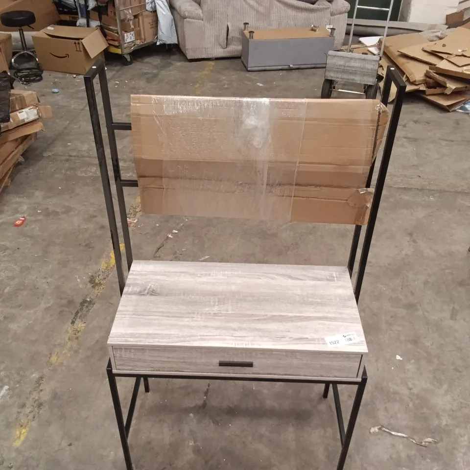 DESIGNER WOODEN DRESSING TABLE