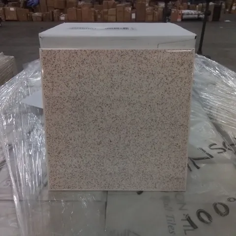 PALLET TO CONTAIN APPROX 96 X CARTONS OF JOHNSON PRISMATICS MICRO MAGNOLIA/REDWOOD GLAZED WALL TILES - 25 TILES PER CARTON // TILE SIZE: 197 X 197 X 6.5mm