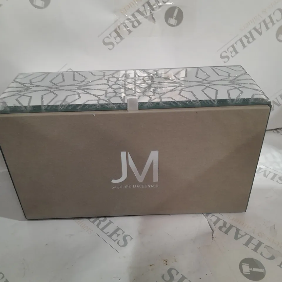 BOXED JULIEN MACDONALD TISSUE BOX 