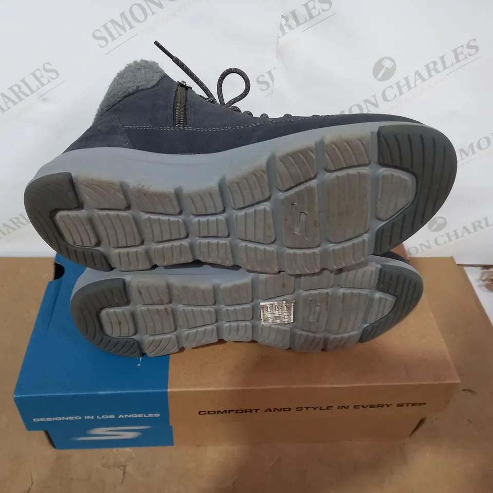 BOXED PAIR OF SKECHERS - SIZE 7