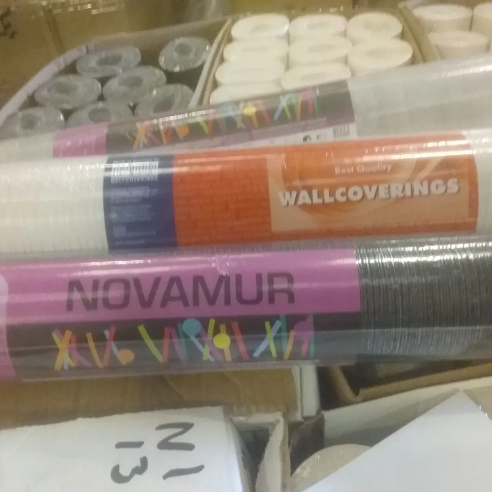 PALLET OF ASSORTED WALLPAPER 