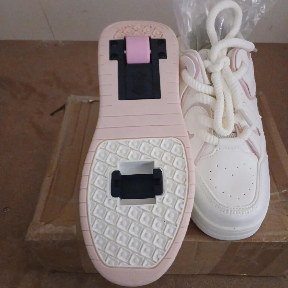 SPORTS UK 6.5 (EU 39) WHITE AND PINK SNEAKERS WITH WHEELS