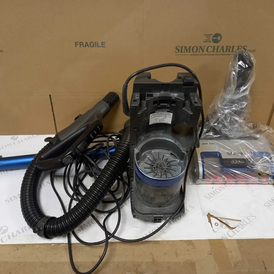 SHARK CORDLESS VACUUM WITH ANTI HAIR WRAP 