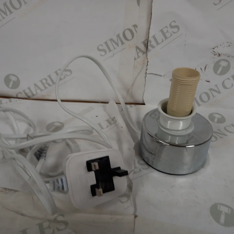 DESIGNER STYLE CHROME EFFECT TABLE LAMP 