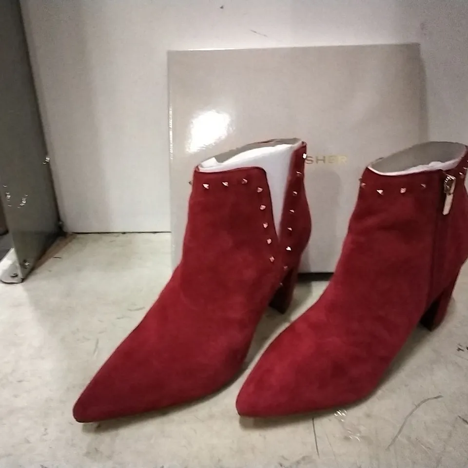 BOXED MARC FISHER,  MEDIUM RED SUEDE,  6.5 , 4 PAIRS 