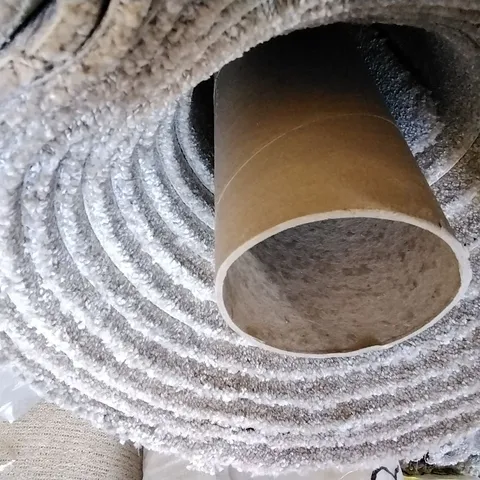ROLL OF QUALITY VARIETY TRIALS CARPET APPROXIMATELY 5 X 4M