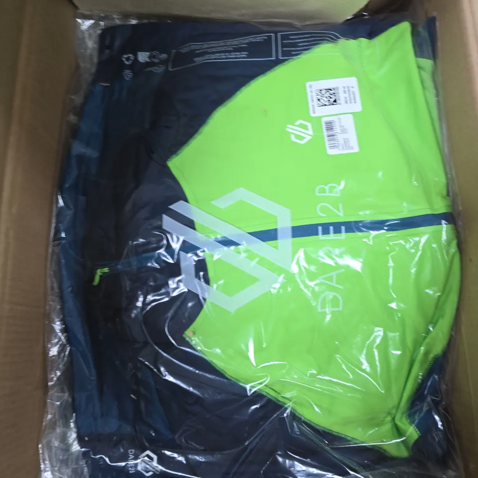 APPROXIMATELY 16 BRAND NEW REGATTA ASSIMILATE III CORE STRETCH JACKETS - M