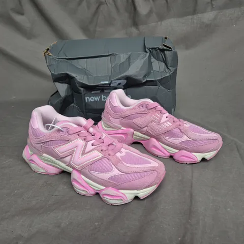 BOXED PAIR OF NEW BALANCE RUNNING PINK 9060