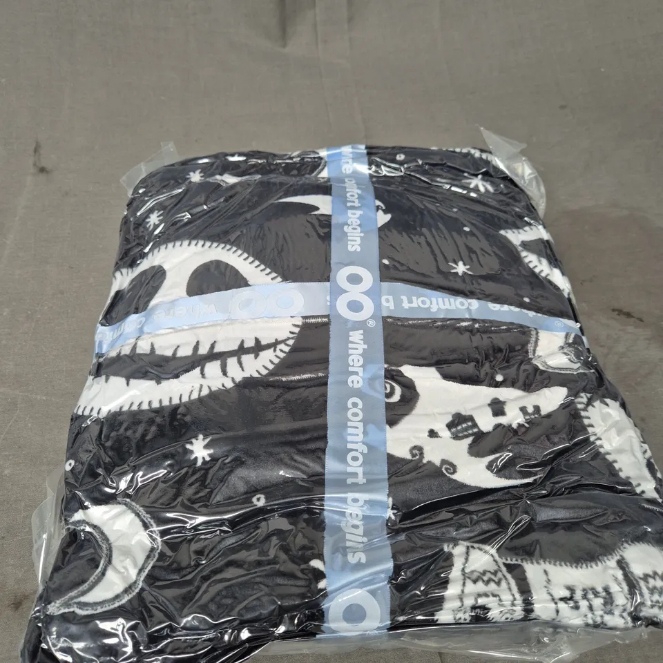 SEALED OODIE OVERSIZED HOODED BLANKET - A NIGHTMARE BEFORE CHRISTMAS 