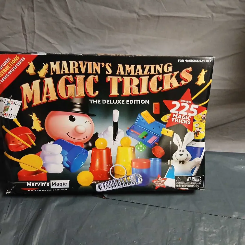 MARVIN'S AMAZING MAGIC TRICKS – THE DELUXE EDITION MAGIC SET