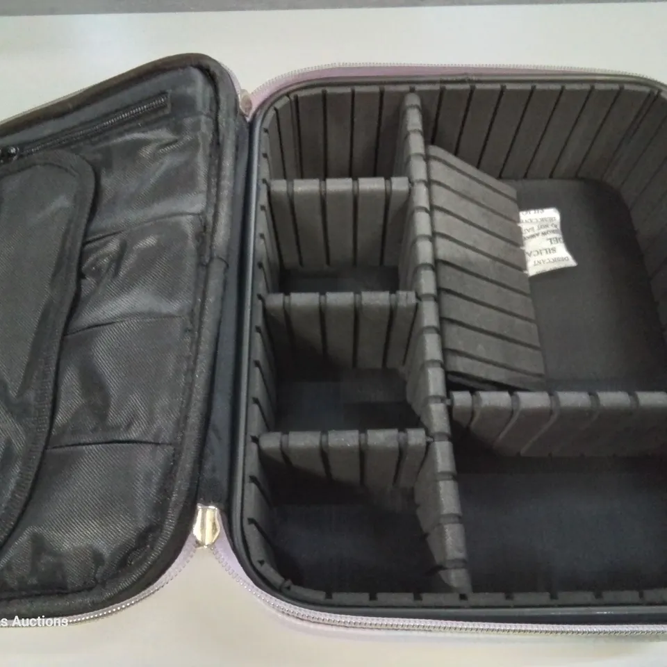 TILI MAKE UP ORGANISER VANITY CASE IN MULTI