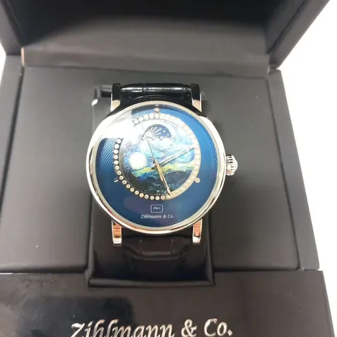 MENS ZIHLMANN & CO AUTOMATIC WATCH β Z150 β MOONPHASE DIAL β GLASS EXHIBITION BACKCASE - SILVER COLOUR CASE β BLACK LEATHER STRAP