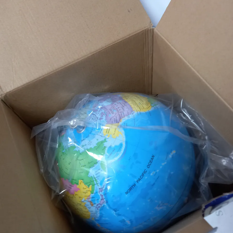 BRAINSTORM TOYS 2-IN-1 EARTH AND CONSTELLATION GLOBE RRP £45