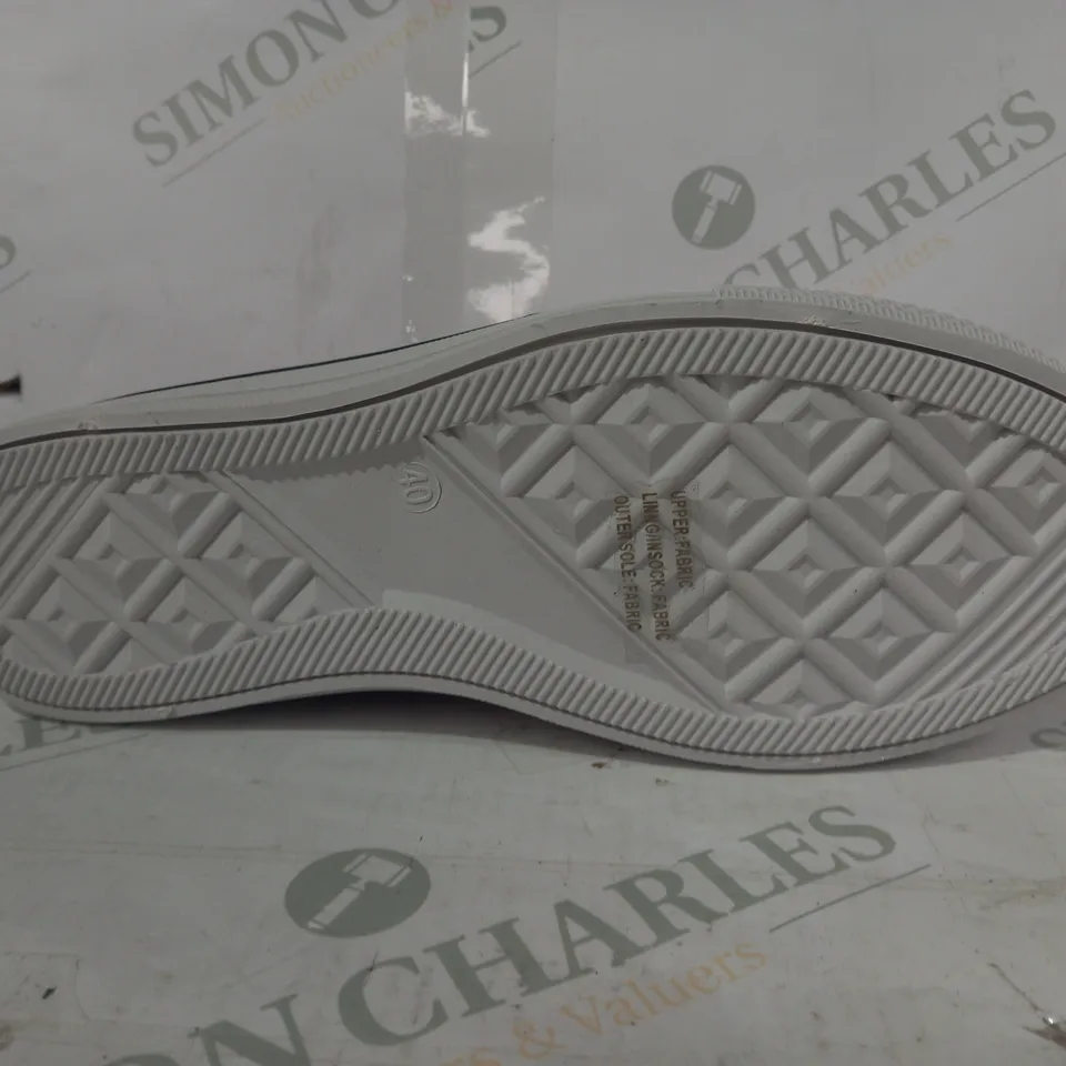 BOXED PAIR OF SOLE LONDON CANVAS SHOES IN PINK EU SIZE 40