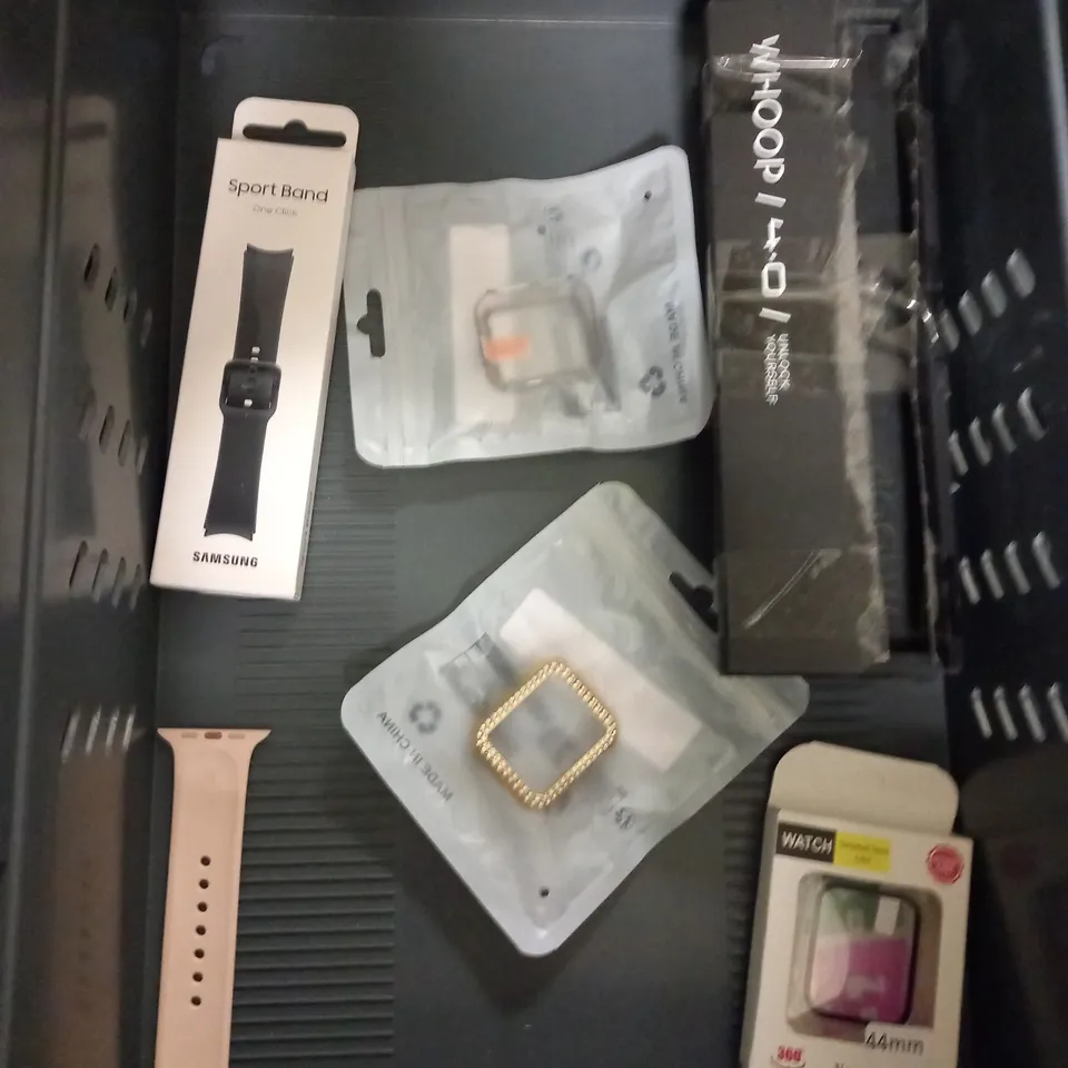LOT OF APPROX 10 SMART WATCH ACCESSORIES TO INCLUDE STRAPS AND SCREEN PROTECTORS