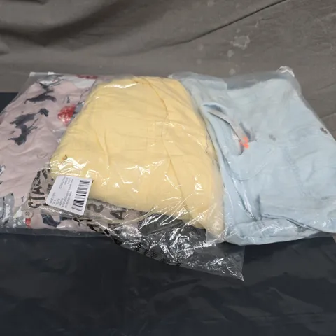 BOX OF 20 ASSORTED ITEMS OF CLOTHING IN DIFFERENT STYLES, COLOURS AND SIZES - COLLECTION ONLY 