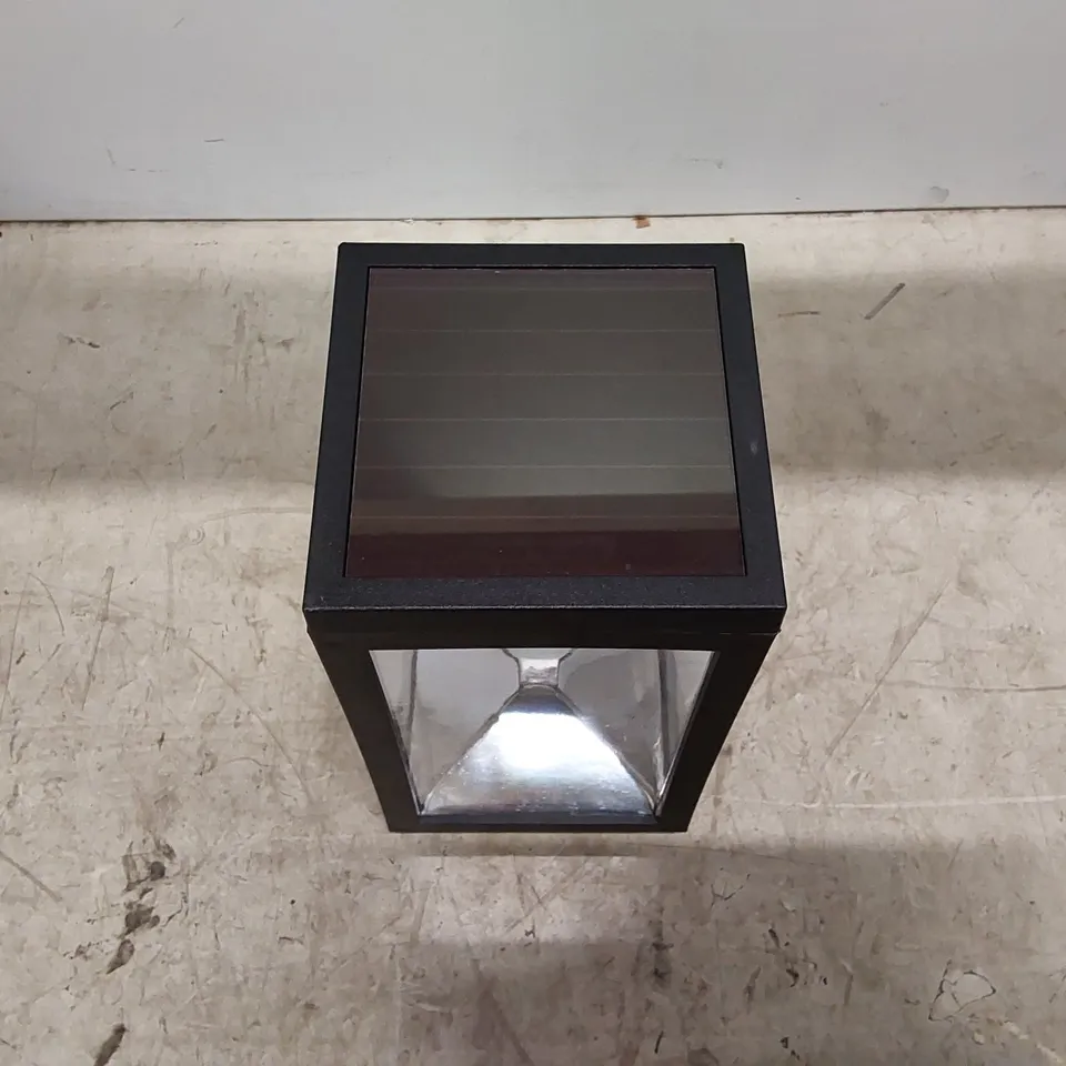 BOXED OUTDOOR LANTERN IN BLACK // FAULTY (1 BOX)