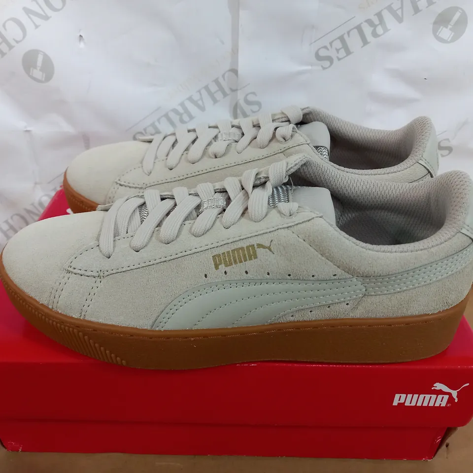 PUMA VIKKY PLATFORM D TRAINERS SIZE 4.5