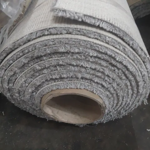 ROLL OF QUALITY FREEDOM XTRA FOG CARPET APPROXIMATELY 5M Γ 6.1M