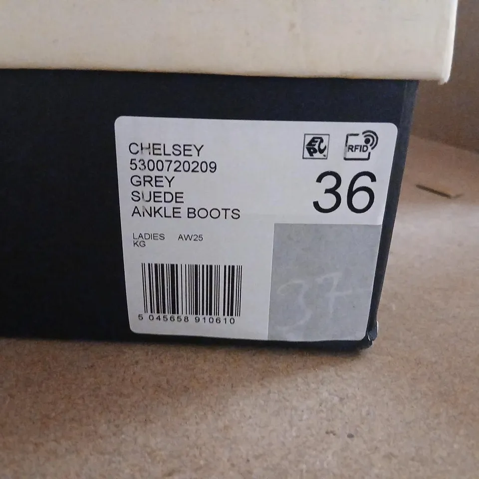 KG KURT GEIGER CHELSEA GREY SUEDE ANKLE BOOTS – UK 3 (EU 36)