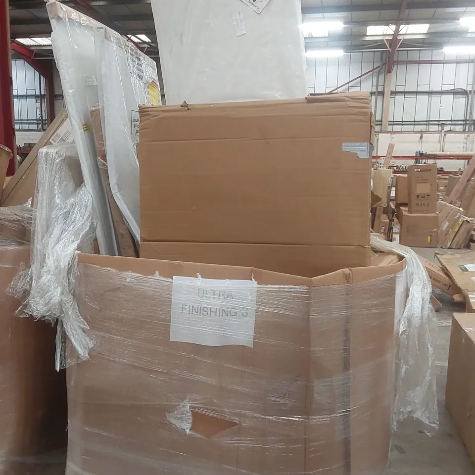 PALLET CONTAINING A LARGE QUANTITY OF ASSORTED ITEMS INCLUDING: LED MIRROR, BATH PANELS, CORNER BASIN ECT