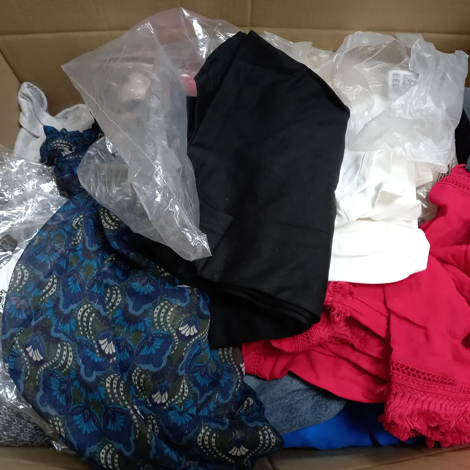 BOX OF APPROXIMATELY 22 ASSORTED CLOTHING ITEMS TO INCUDE - BRA , T-SHIRT , BAG ETC